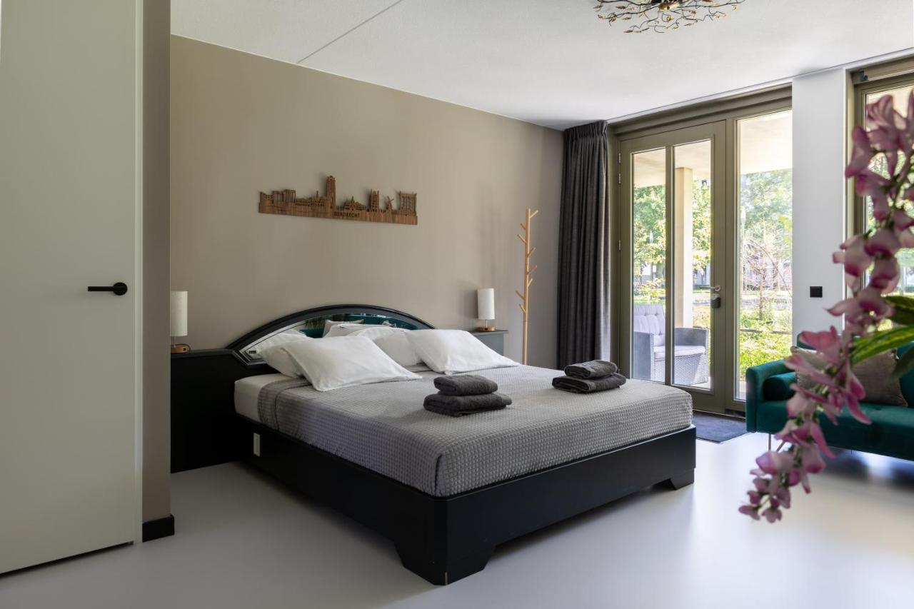 Luxury Room With King Size Bed Дордрехт Экстерьер фото